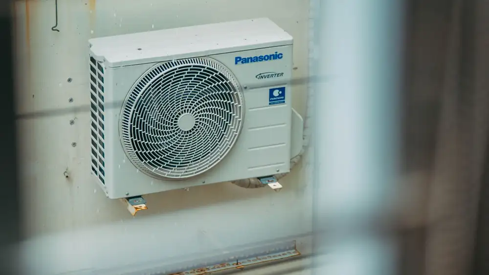 PAC air-eau ou air-air : ce qui fait varier le devis du simple au double