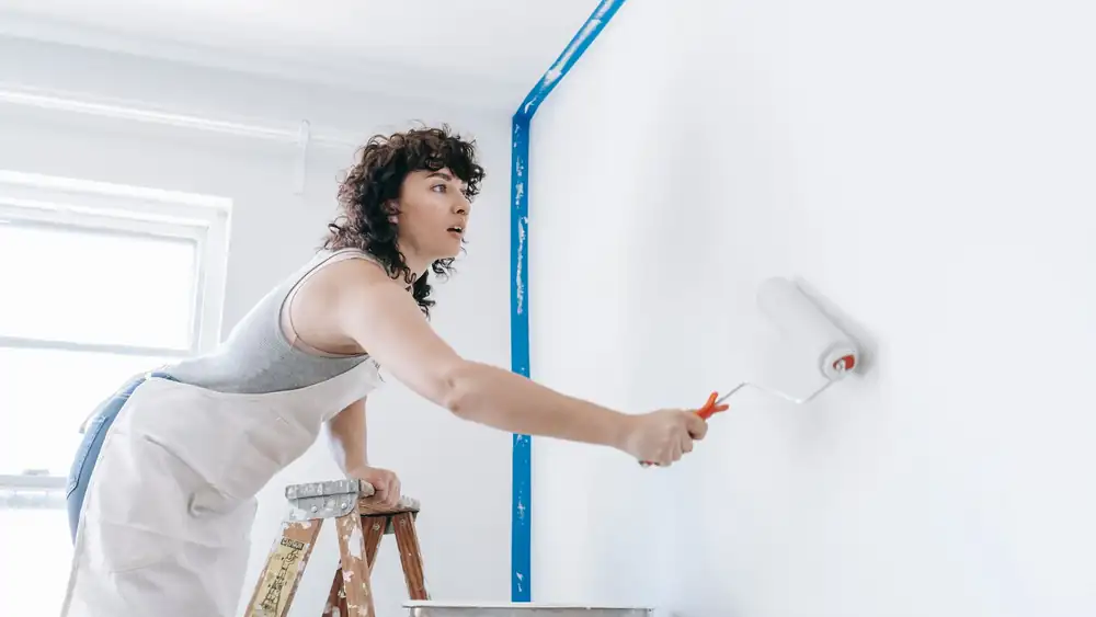 Ravalement : nettoyage, enduit, peinture — trois chantiers, trois tarifs